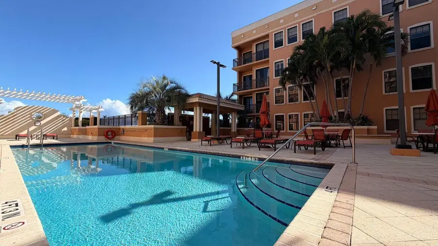 511 Lucerne Avenue #610, Lake Worth Beach, FL 33460 - Image #2