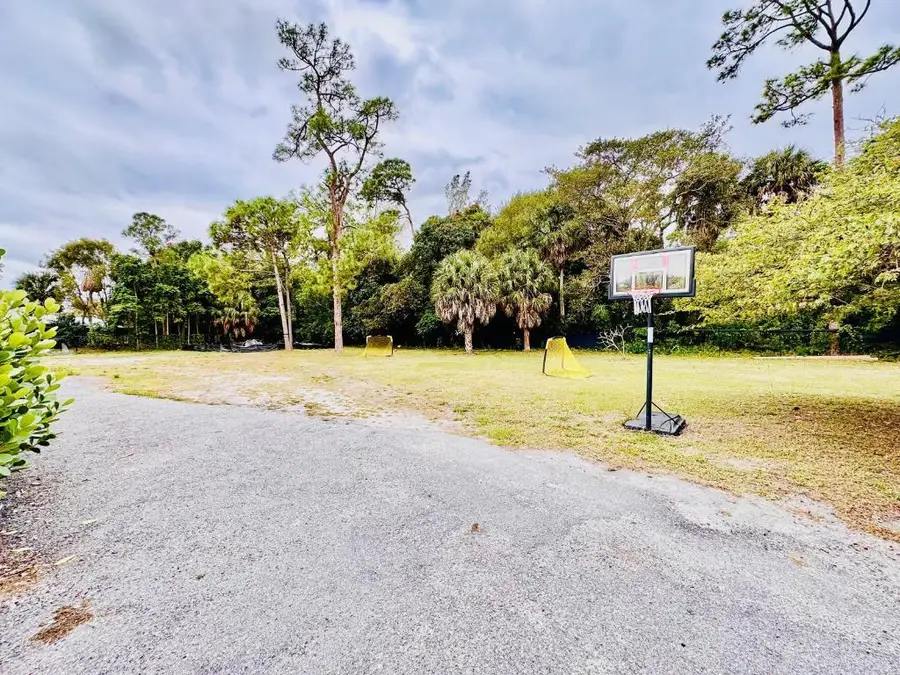 214 Westwood Circle E, West Palm Beach, FL 33411 - #2