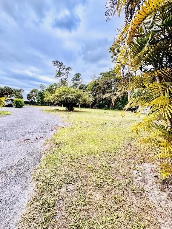 214 Westwood Circle E, West Palm Beach, FL 33411 - #3