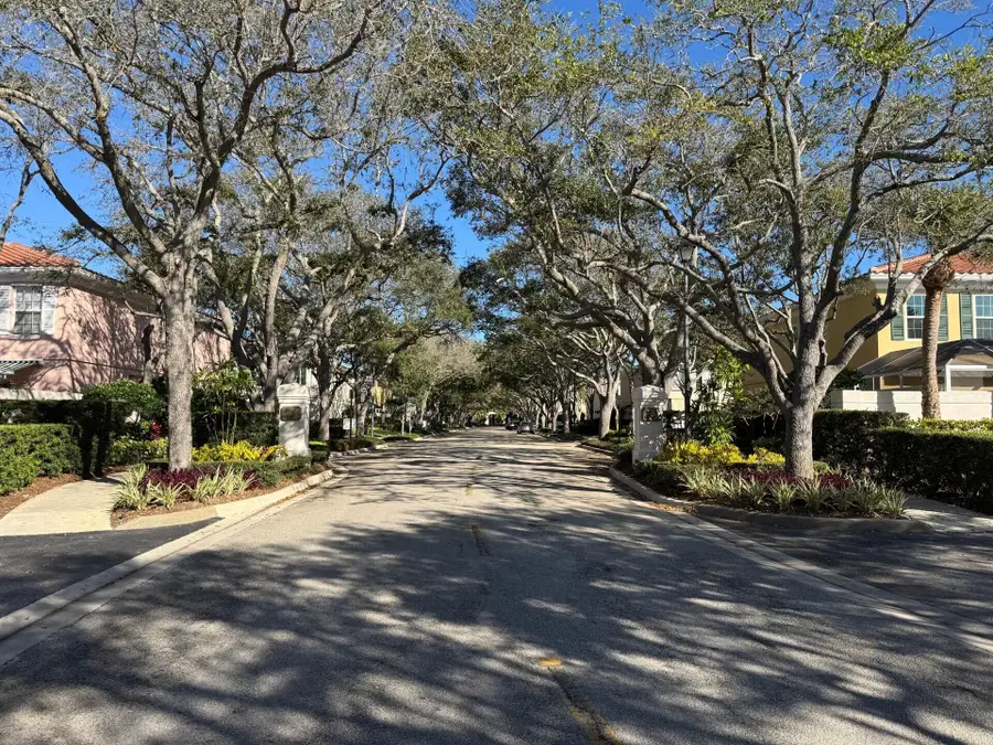 37 Tall Oaks Circle, Tequesta, FL 33469 - Image #2