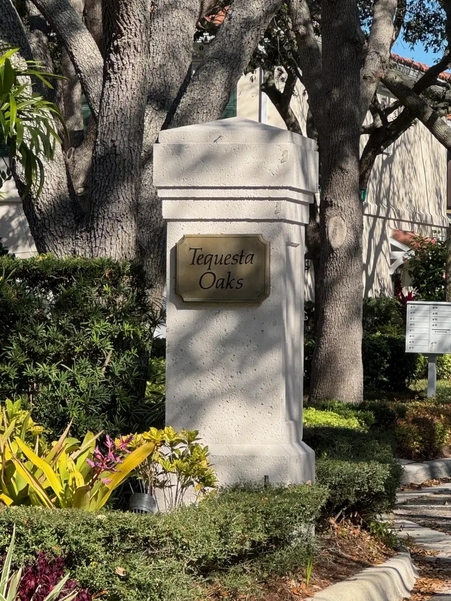 37 Tall Oaks Circle, Tequesta, FL 33469 - Image #3