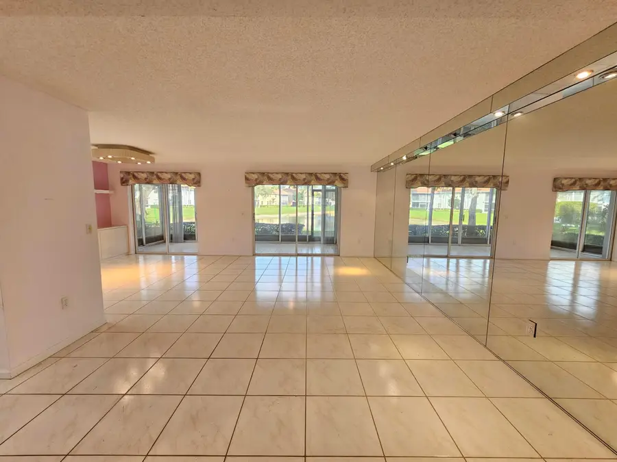 9963 Seacrest Circle #101, Boynton Beach, FL 33437 - Image #3