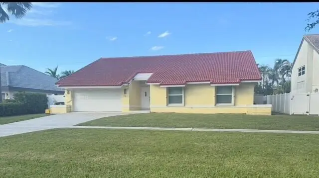 281 N Country Club Boulevard, Boca Raton, FL 33487 - Image #1