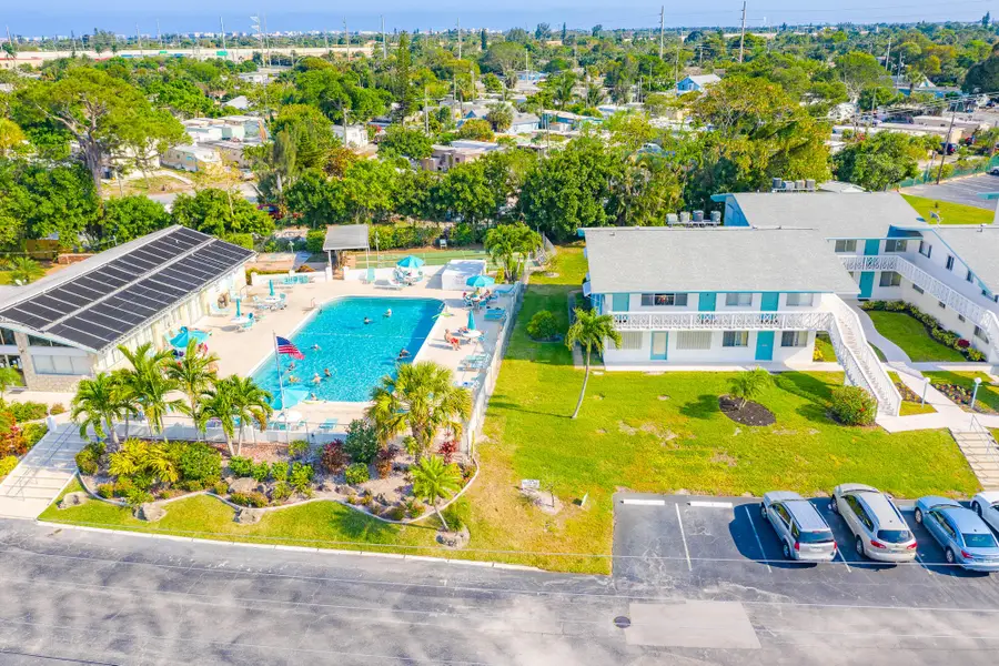 2004 Lake Osborne Drive #9, Lake Worth Beach, FL 33461 - Image #3