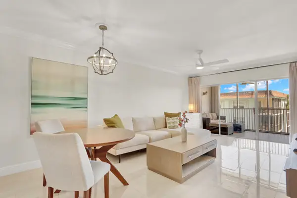 236 Castlewood Drive #305, North Palm Beach, FL 33408