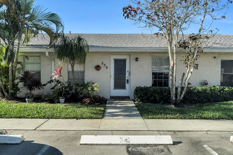 539 Franconia Circle #B, Lake Worth, FL 33467 - Image #2