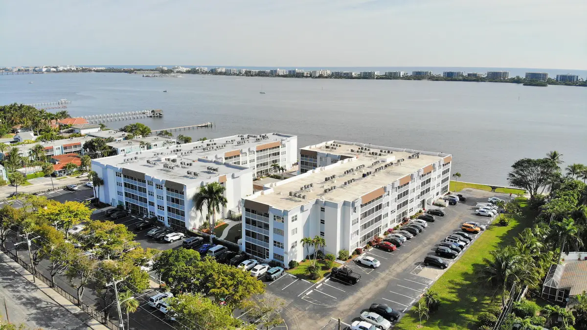 1516 S Lakeside Drive #318, Lake Worth Beach, FL 33460 - Image #1