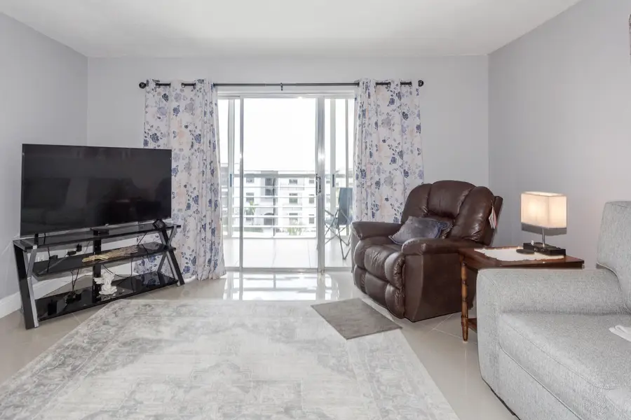 711 Lori Drive #408, Palm Springs, FL 33461 - Image #2