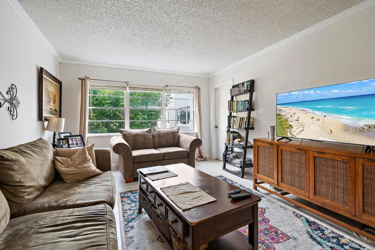 1516 S Lakeside Drive #207, Lake Worth Beach, FL 33460 - Image #1