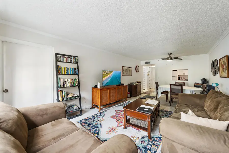 1516 S Lakeside Drive #207, Lake Worth Beach, FL 33460 - Image #2