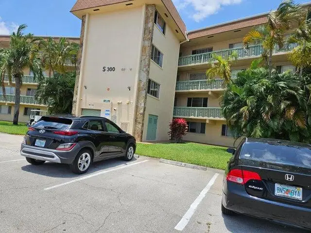 300 Village Green Circle S #209, Lake Worth Beach, FL 33461 - #3
