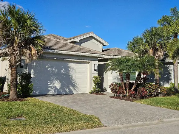 11087 SW Carriage Hill Lane, Port St Lucie, FL 34987