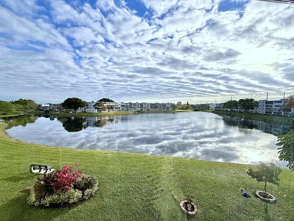 3082 Oakridge U, Deerfield Beach, FL 33442