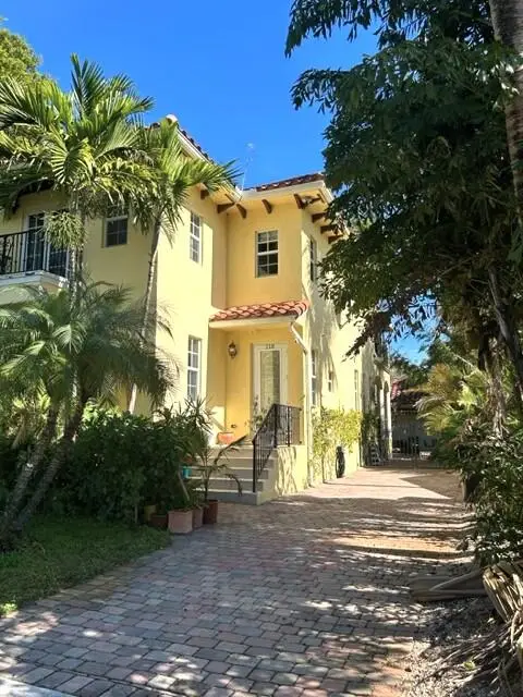 218 N Palmway, Lake Worth Beach, FL 33460 - Image #2