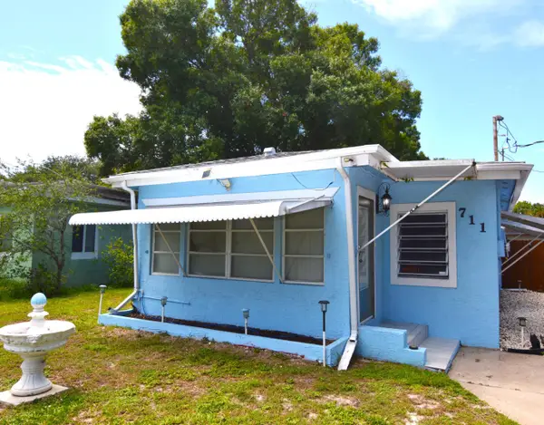 711 Cedar Place, Fort Pierce, FL 34950