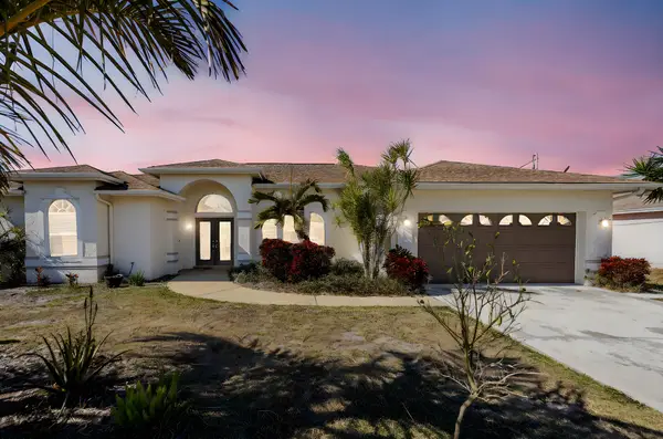 3210 SE Otis Lane, Port St Lucie, FL 34984