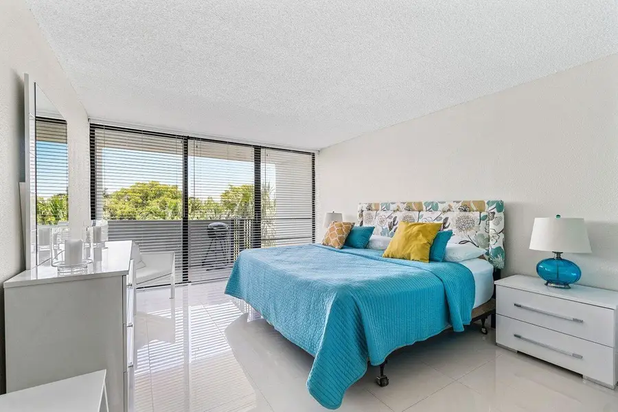 1830 Embassy Drive #401, West Palm Beach, FL 33401 - Image #3