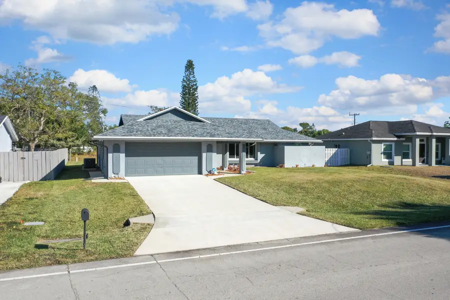 121 SE Lakehurst Drive, Port Saint Lucie, FL 34983 - Image #3