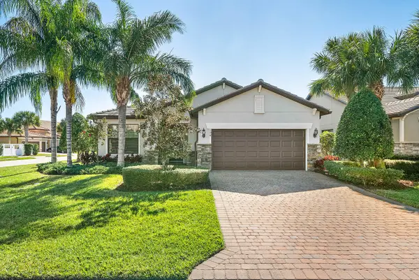 194 SE Courances Drive, Port St Lucie, FL 34984