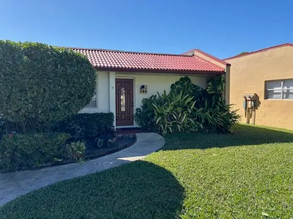 104 Lake Barbara Drive, West Palm Beach, FL 33411