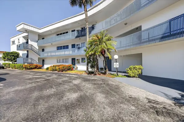 200 Waterway Drive S #104, Lantana, FL 33462