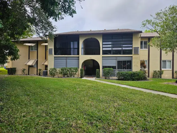 312 Pine Ridge Circle #A-2, Greenacres, FL 33463