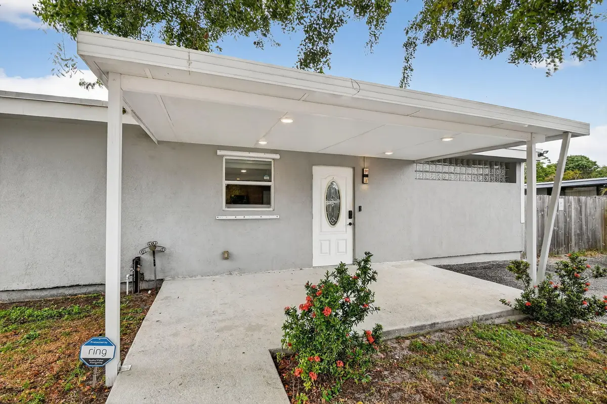 419 Cheyenne Drive, Lake Worth, FL 33462 - Image #1