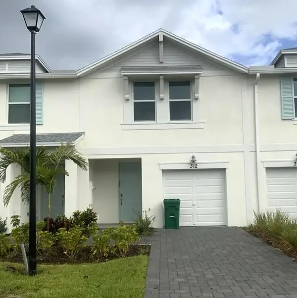 312 Salisbury Circle, Fort Pierce, FL 34982