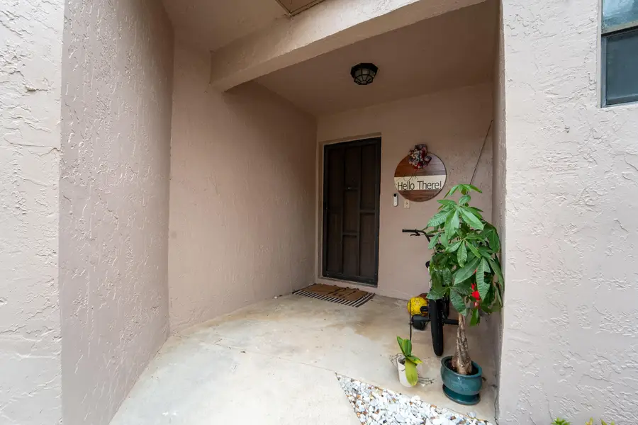 1672 Cypress Pointe Drive #1a, Coral Springs, FL 33071 - Image #2