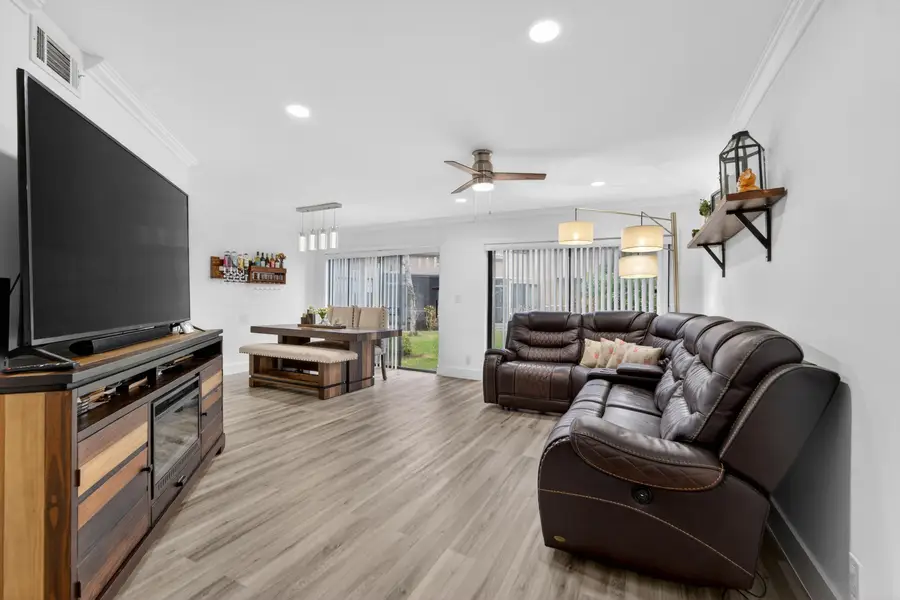 1672 Cypress Pointe Drive #1a, Coral Springs, FL 33071 - Image #3