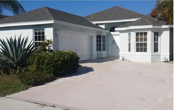 103 Saratoga Boulevard E, Royal Palm Beach, FL 33411