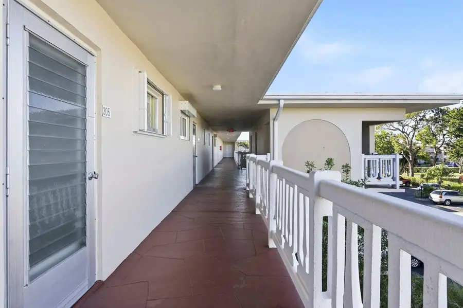 2615 N Garden Drive #305, Lake Worth, FL 33461 - Image #2