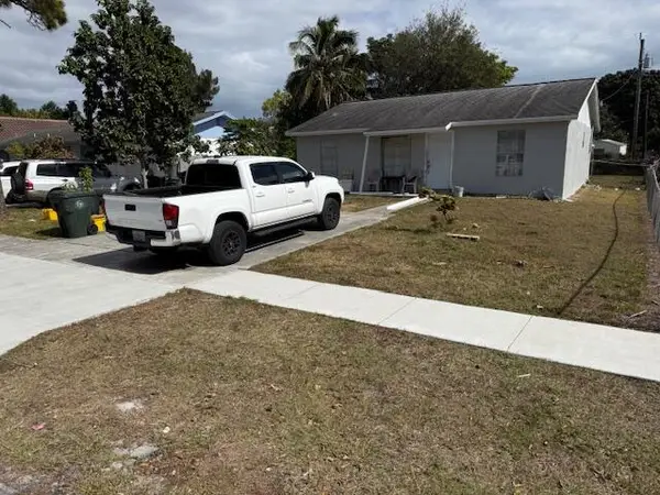 448 Perry Avenue, Greenacres, FL 33463