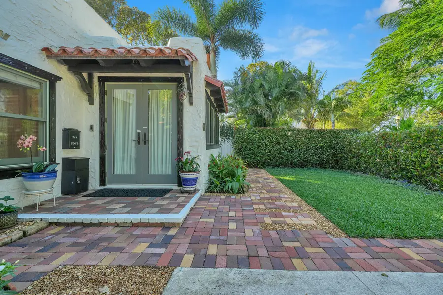 744 Penn Street, West Palm Beach, FL 33401 - Image #2
