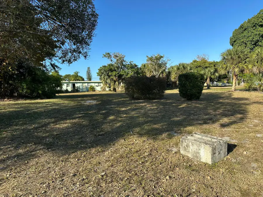 221 NE 9th Avenue, Boynton Beach, FL 33435 - Image #2