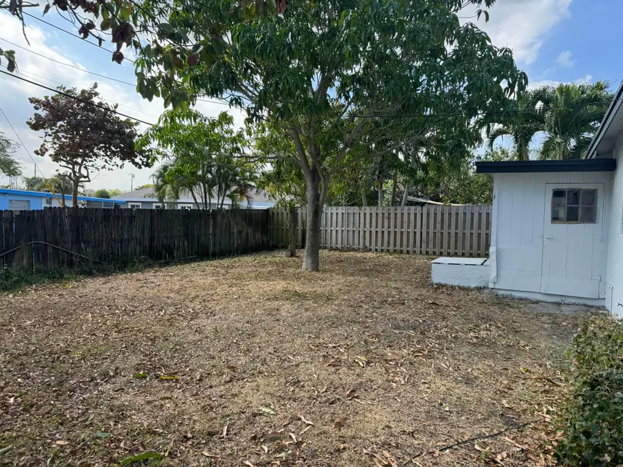 1815 Hillcrest Avenue, Lake Worth Beach, FL 33461 - #2