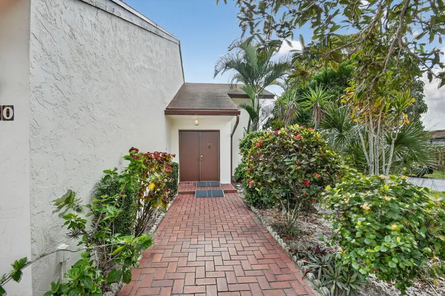 6730 Starkeys Place, Lake Worth, FL 33467 - Image #2