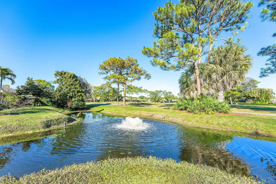 4 Sutherland Court, Palm Beach Gardens, FL 33418 - Image #2