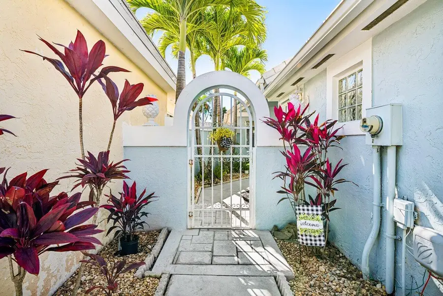 9112 Baybury Lane, West Palm Beach, FL 33411 - Image #2