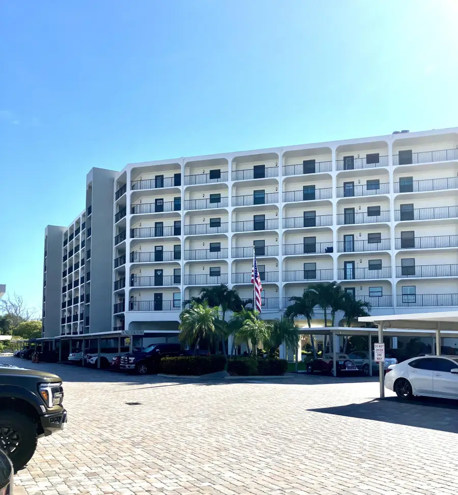 1627 Riverview Road #811, Deerfield Beach, FL 33441 - Image #2