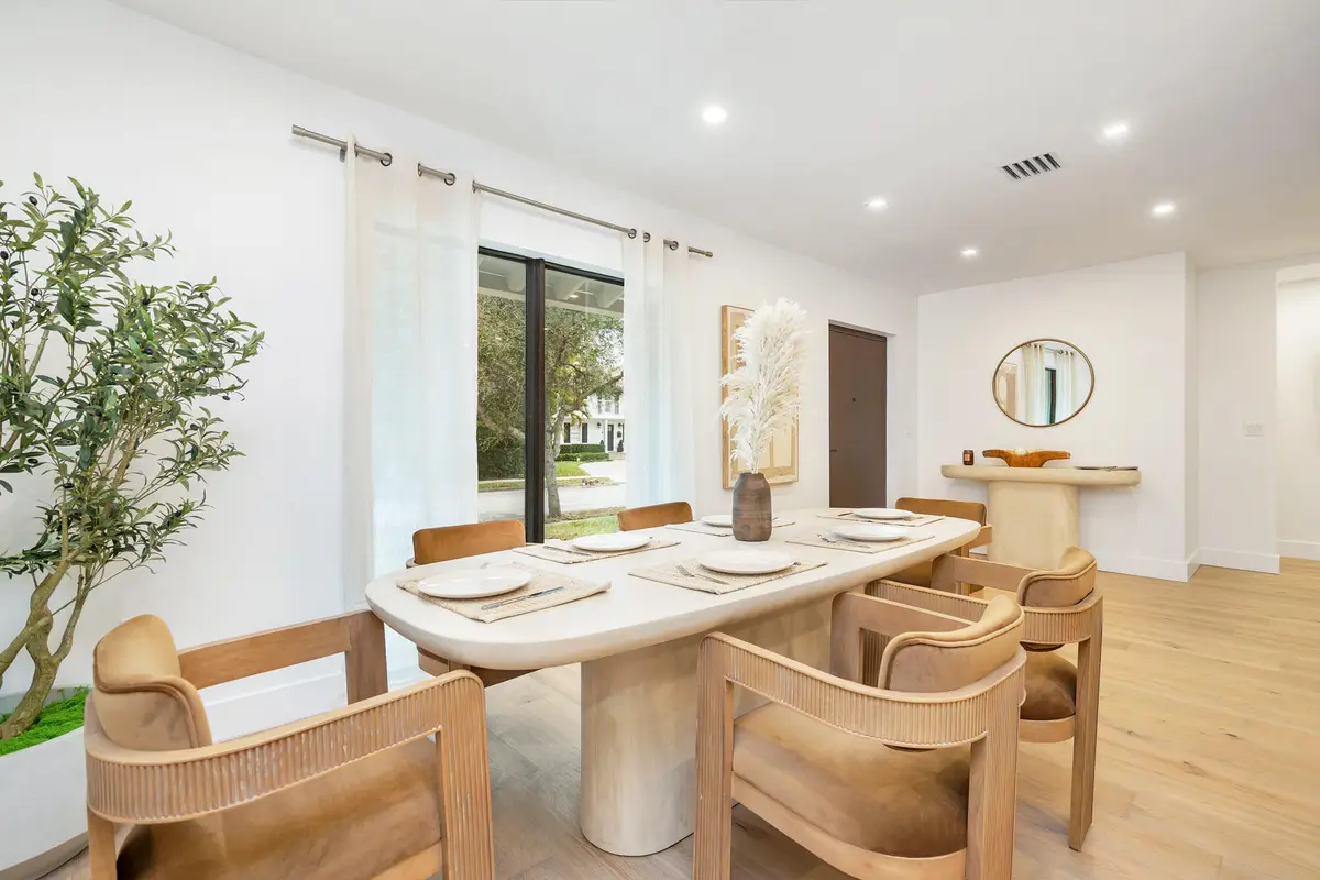 350 Colonial Road, West Palm Beach, FL 33405 - Image #1