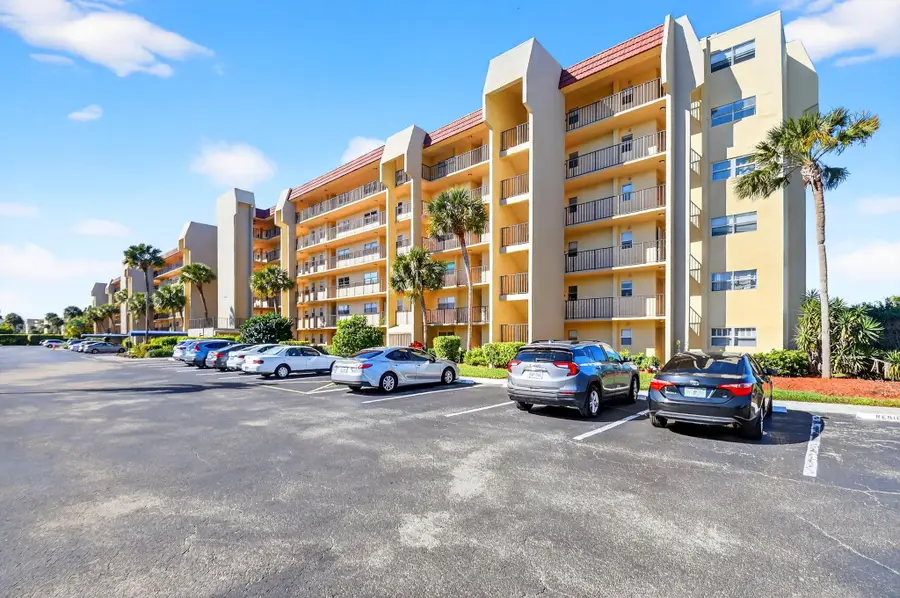 3661 Via Poinciana #410, Lake Worth, FL 33467 - Image #2