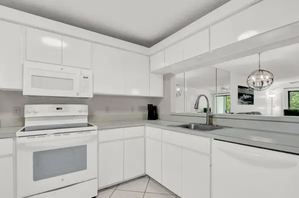 115 Bamboo Road #205, Palm Beach Shores, FL 33404