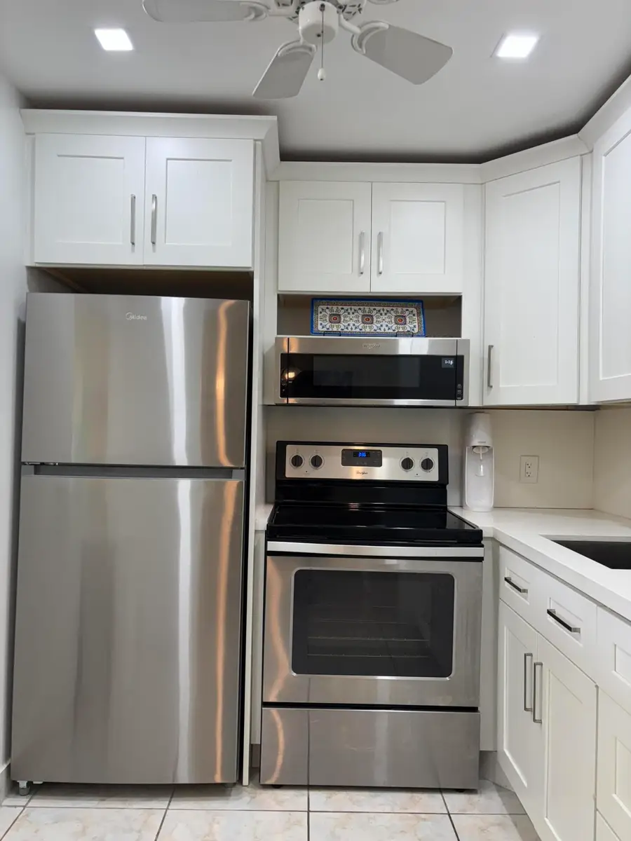 31 Sheffield B, West Palm Beach, FL 33417 - Image #2