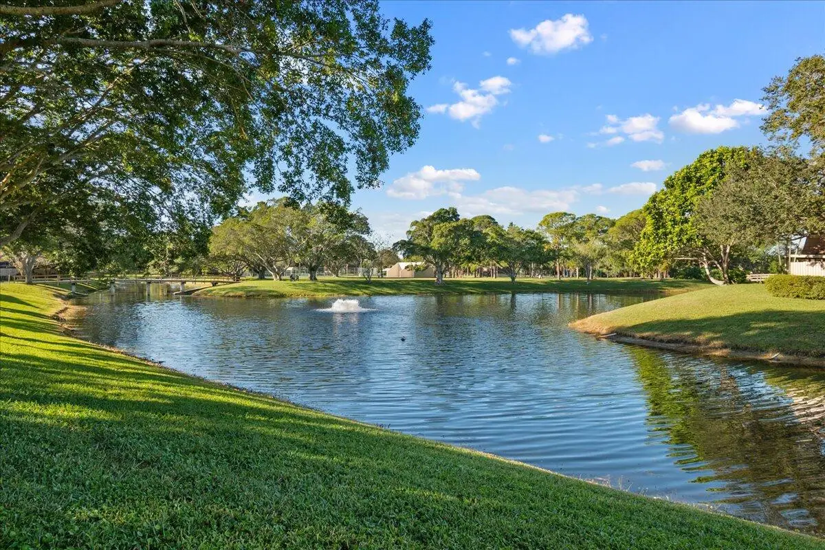 709 7th Lane, Palm Beach Gardens, FL 33418 - Image #1