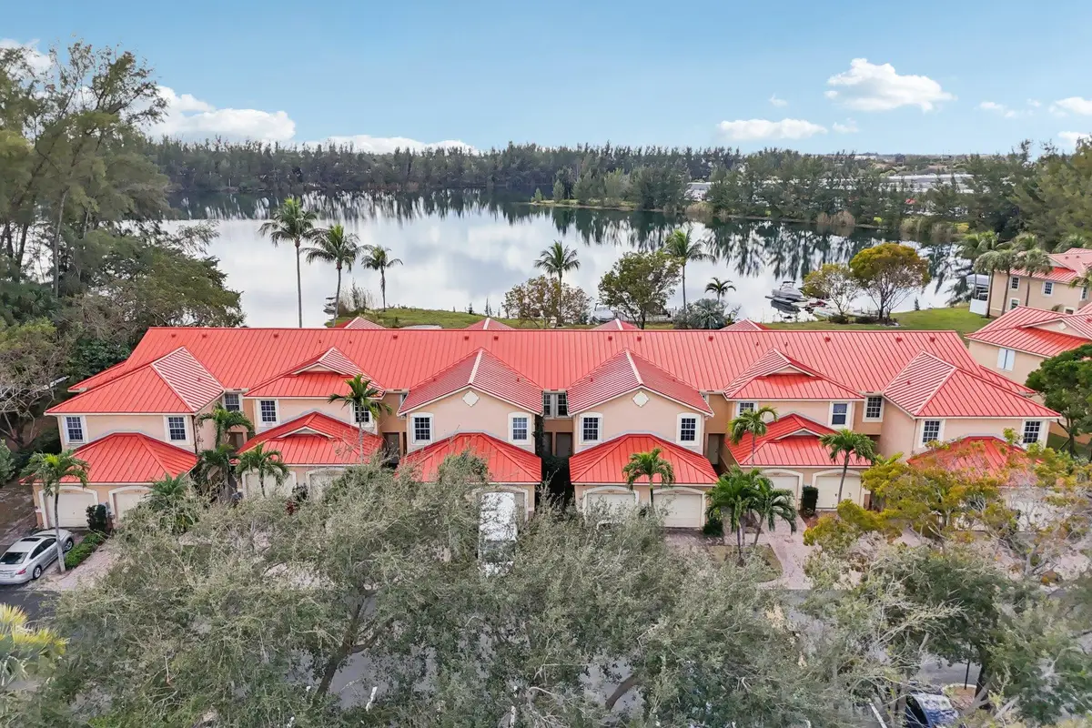 4065 Crystal Lake Drive, Deerfield Beach, FL 33064 - Image #1