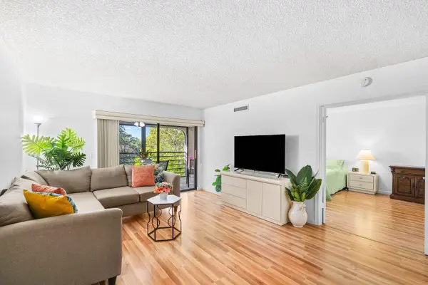 10110 Cedar Point Boulevard #305, Boynton Beach, FL 33437