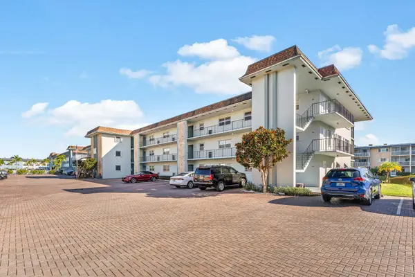 124 Shore Court #303, North Palm Beach, FL 33408