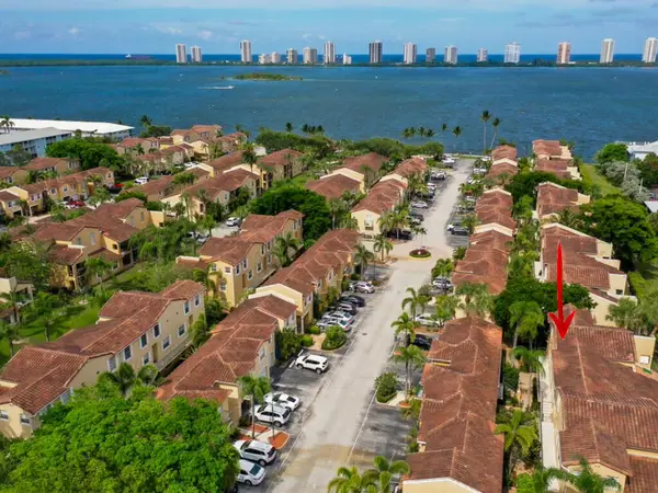 1020 Lake Shore Drive #202, Lake Park, FL 33403