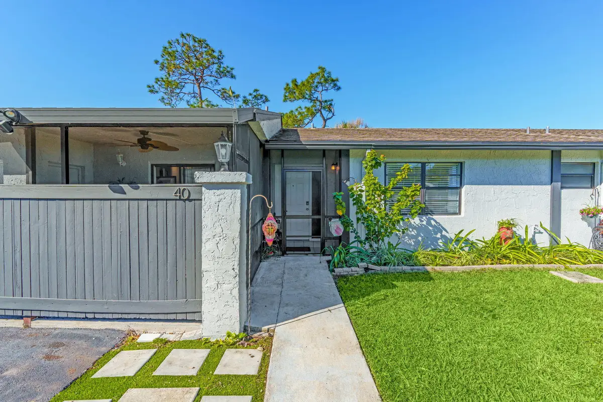 40 Seminole Court E, Royal Palm Beach, FL 33411 - #1